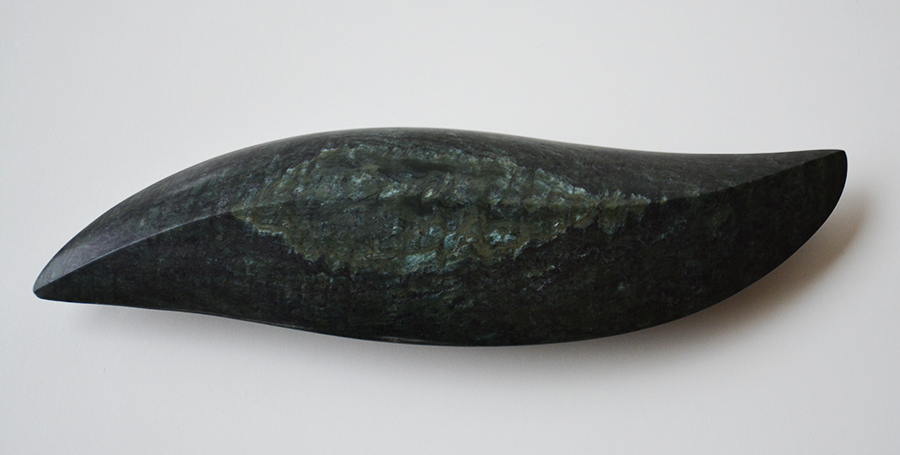 Dague 2, 2023, Serpentine, 5 x 11 x 37 cm