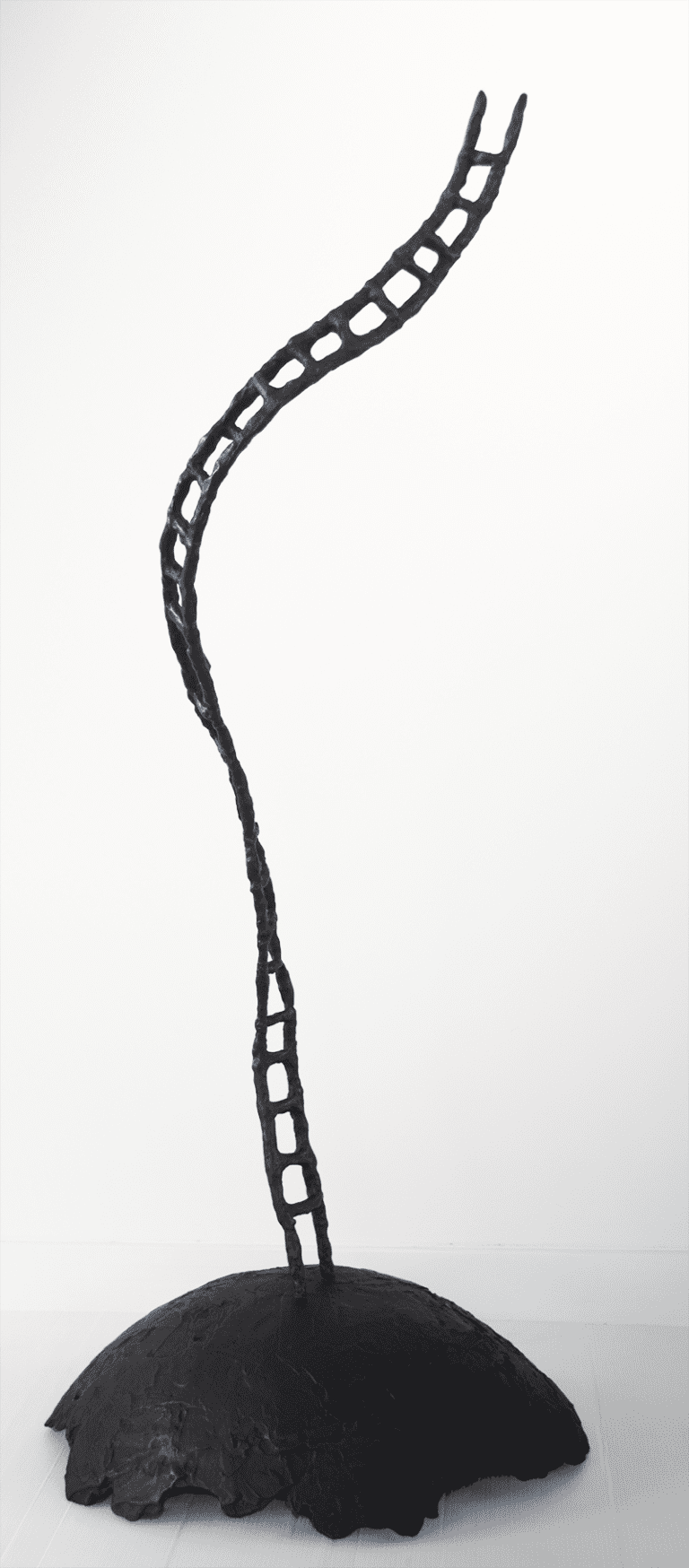 Help ! II, Bronze patine noire, 128 x 44 x 44 cm