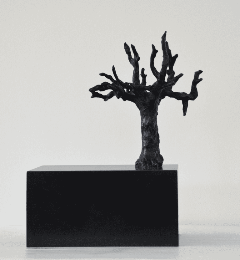 Petit arbre, 2021, Bronze patine noire, 37 x 25 x 20 cm