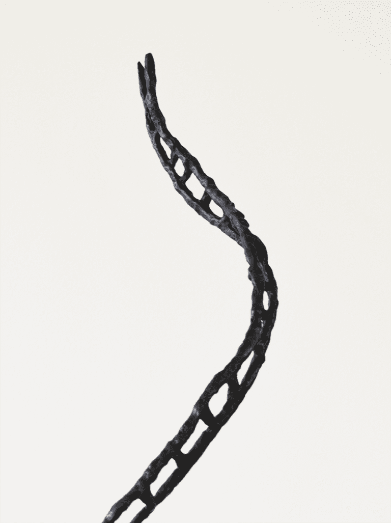 Help ! II (détail), Bronze patine noire, 128 x 44 x 44 cm