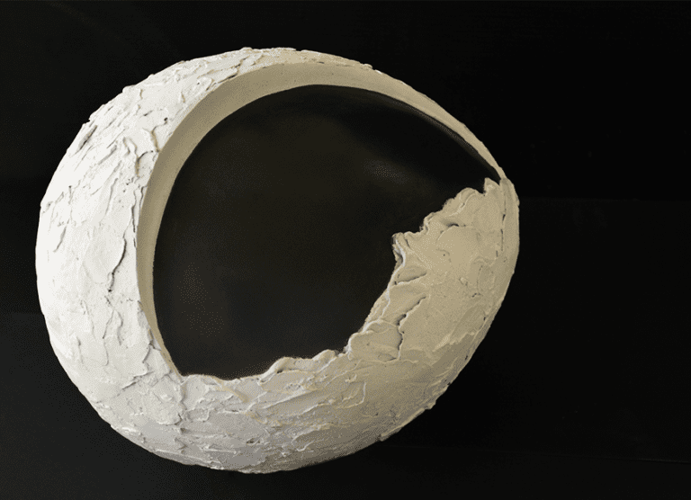 Oeuf 1, Bronze patines Blanche & Noire, 30 x 25 x 24 cm