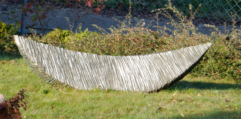 Sur l’autre rive, 2005, Serpentine, 40 x 138 x 33 cm