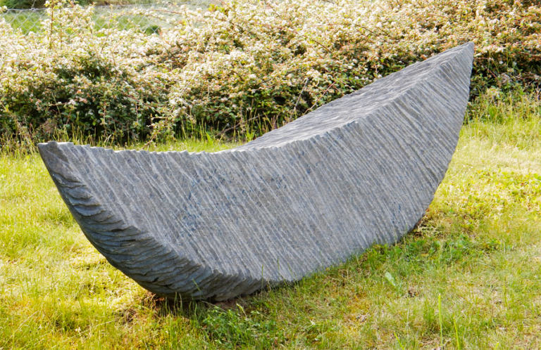 Sur l’autre rive, 2005, Serpentine, 40 x 138 x 33 cm