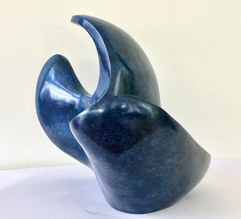 Paloma 2, 2023, Bronze patine bleue, 41 x 34 x 36 cm