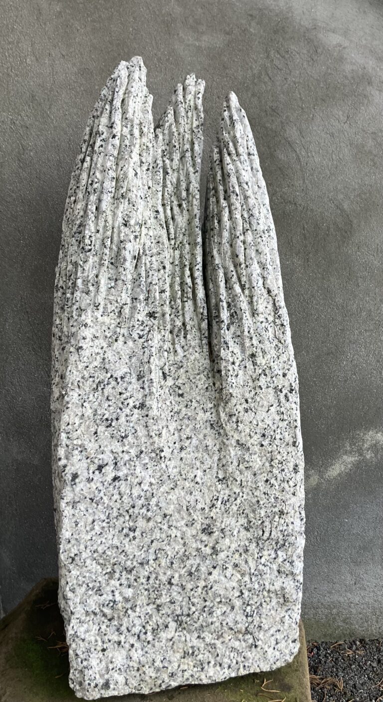 Griffes, 2002, Granit du Mont -Blanc, 82 x 29 x 21 cm