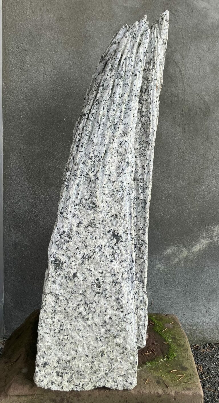 Griffes, 2002, Granit du Mont -Blanc, 82 x 29 x 21 cm