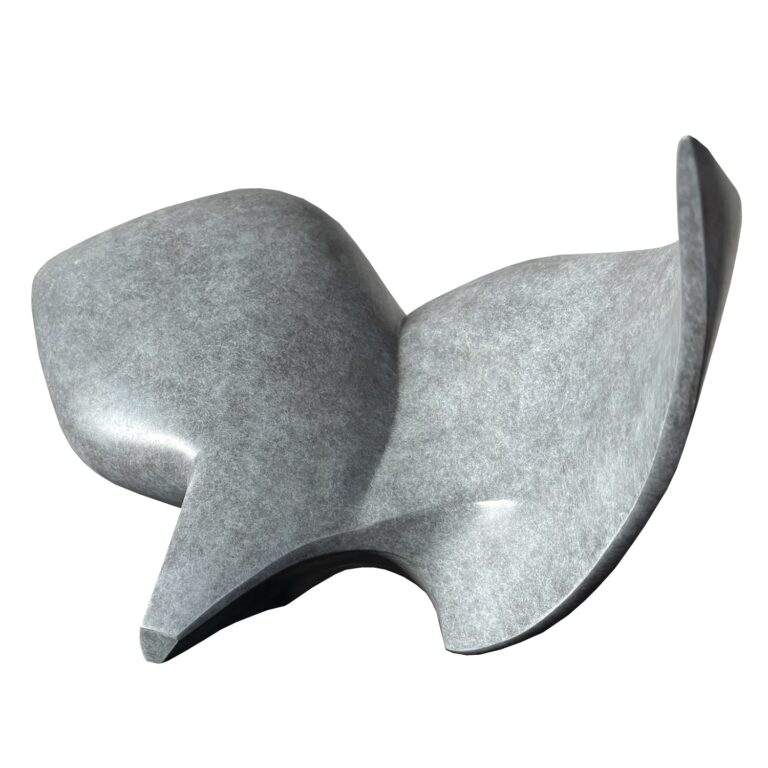 Hina, 2026, Bronze patiné, 48 x 27 x 23 cm